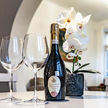 New Winwinstay Residence In Heart Of Old Town Рига Экстерьер фото
